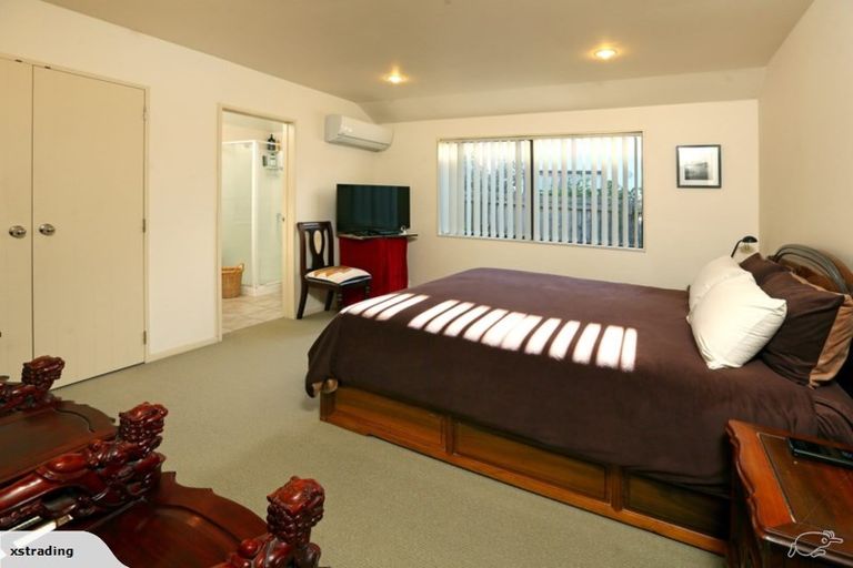 Photo of property in 26a Woodstock Road, Forrest Hill, Auckland, 0620