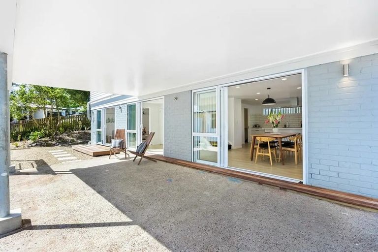 Photo of property in 6 Alston Avenue, Kelston, Auckland, 0602