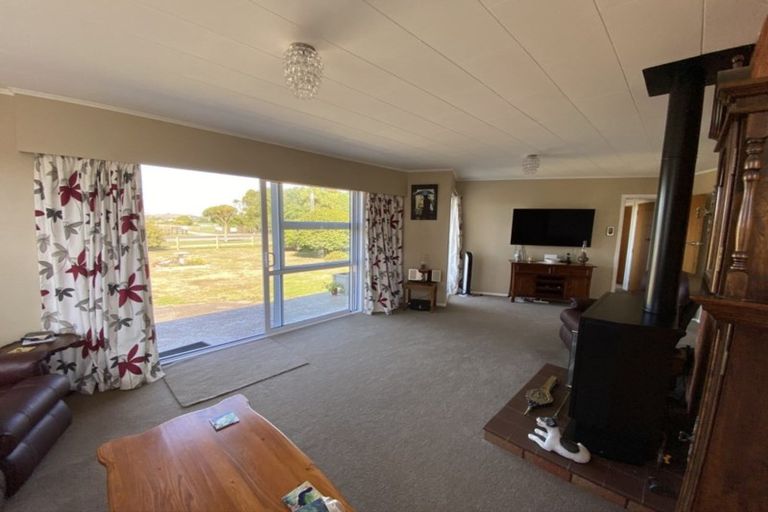 Photo of property in 21 Castle Street, Eltham, 4322