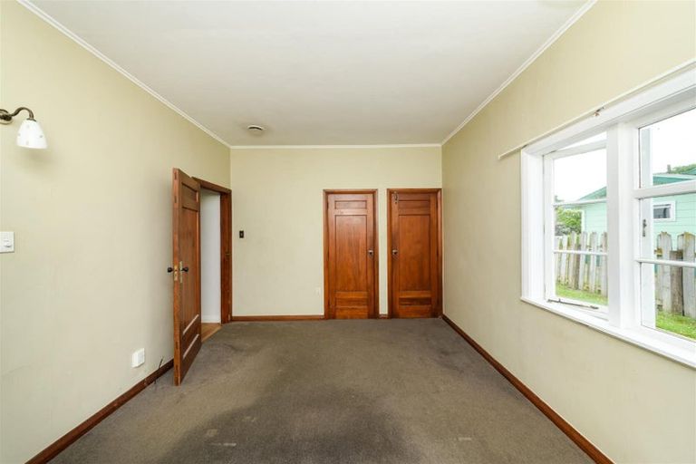 Photo of property in 5 Bell Street, Marton, 4710