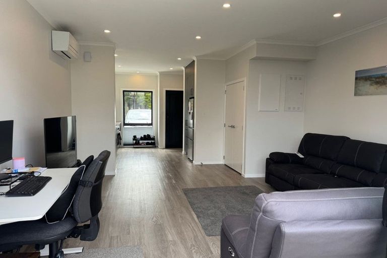 Photo of property in 19 Leo Waikari Crescent, Wallaceville, Upper Hutt, 5018