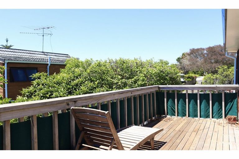 Photo of property in 2/5 Anne Road, Hillcrest, Auckland, 0627