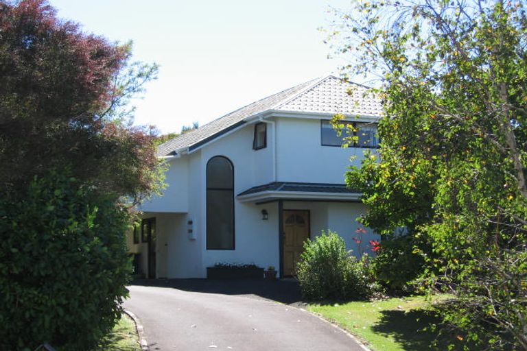 Photo of property in 3 Fayette Place, Te Atatu South, Auckland, 0610
