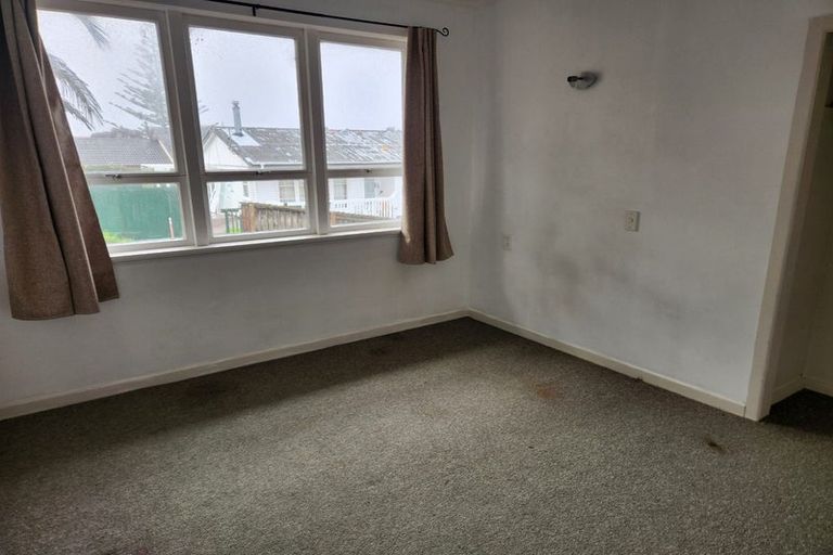 Photo of property in 77 Royal Road, Massey, Auckland, 0614