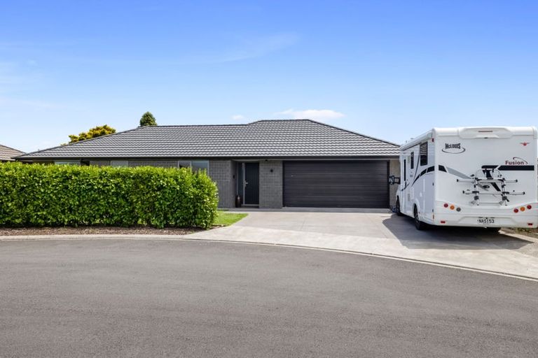 Photo of property in 18 Piharau Crescent, Hurdon, New Plymouth, 4310