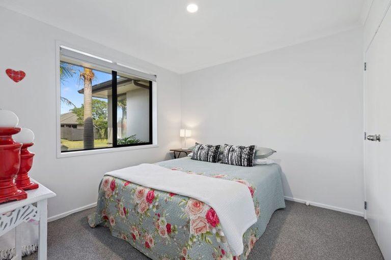 Photo of property in 19 Beachmere Place, Papamoa Beach, Papamoa, 3118