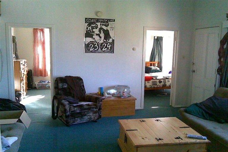 Photo of property in 51 Onewa Road, Northcote, Auckland, 0627