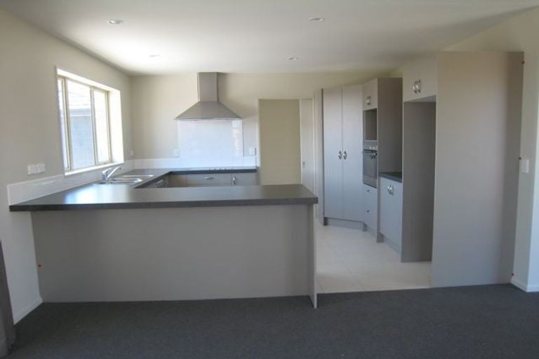 Photo of property in 8 Dunsford Close, Halswell, Christchurch, 8025