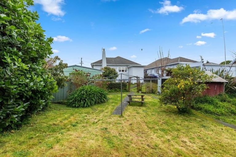 Photo of property in 40 Porutu Street, Fairfield, Lower Hutt, 5011