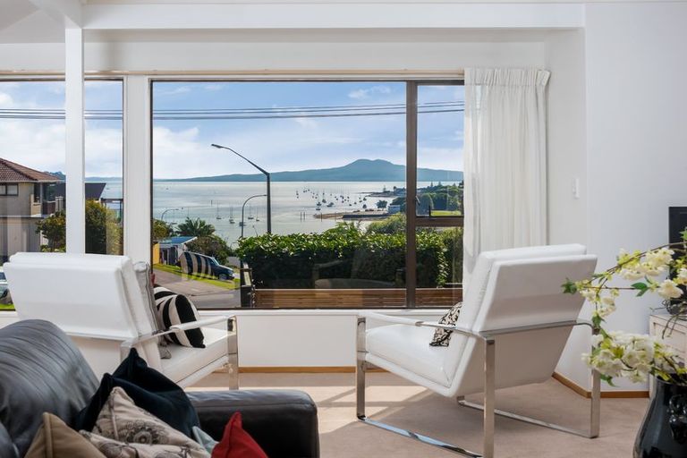 Photo of property in 1/12 Takutai Avenue, Bucklands Beach, Auckland, 2012