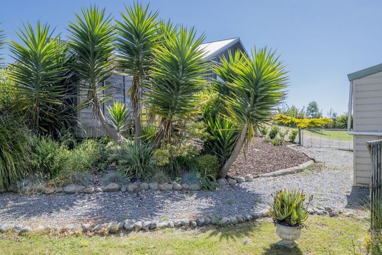 Photo of property in 75 Strathnaver Drive, Waikawa Beach, Levin, 5573