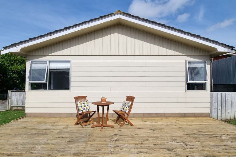 Photo of property in 3/100 Royal Road, Massey, Auckland, 0614