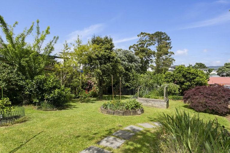 Photo of property in 14 Edgewood Way, Henderson, Auckland, 0612
