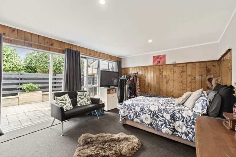 Photo of property in 4 Ingle Avenue, Waipahihi, Taupo, 3330