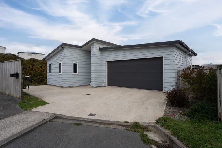 Photo of property in 17 Belize Grove, Grenada Village, Wellington, 6037