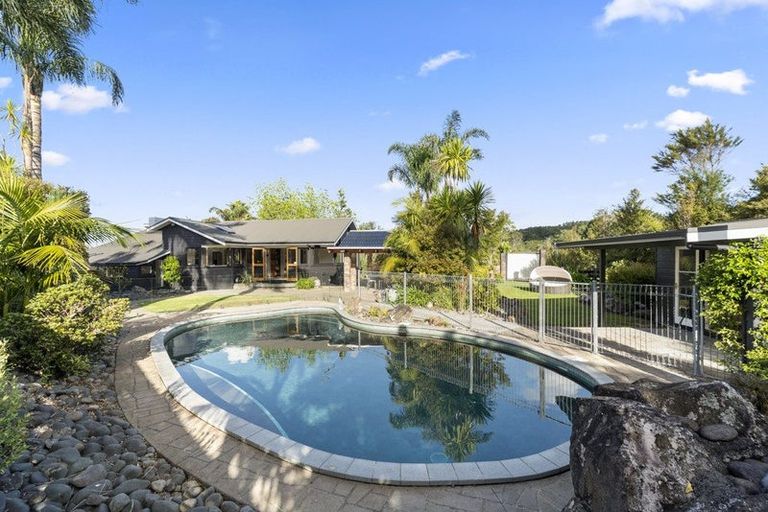 Photo of property in 97 Shaw Road, Oratia, Auckland, 0604