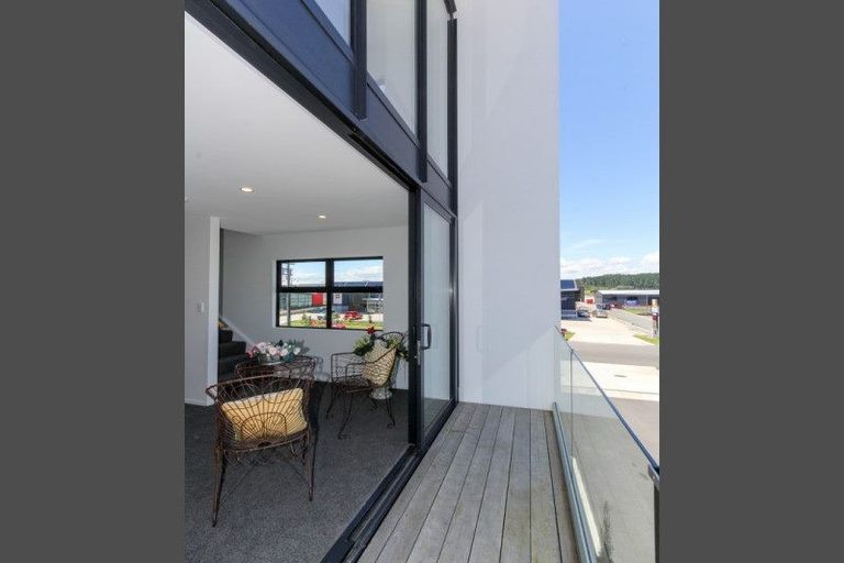 Photo of property in 8/86 Hurlstone Drive, Waiwhakaiho, New Plymouth, 4312
