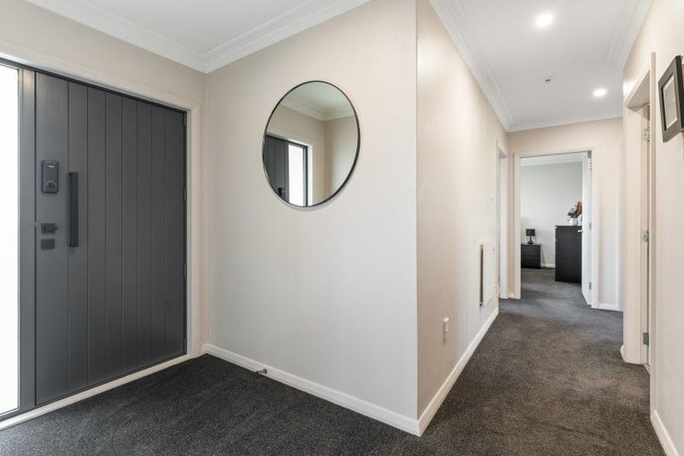 Photo of property in 90 Main South Road, Green Island, Dunedin, 9018