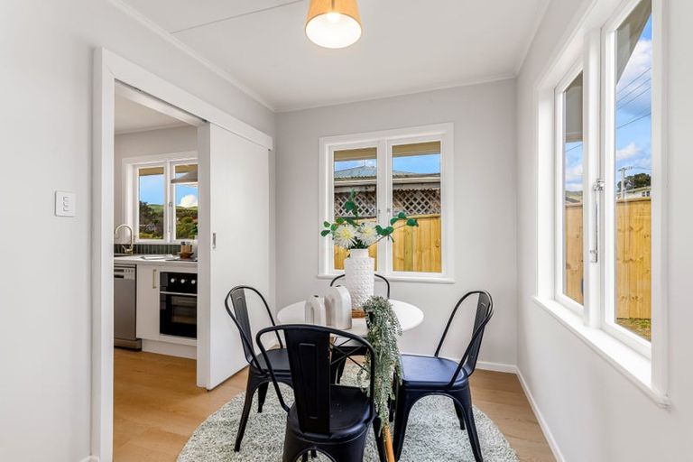 Photo of property in 43 Leicester Street, Cannons Creek, Porirua, 5024
