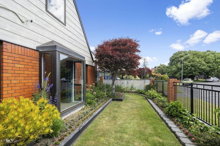 Photo of property in 10 Swithland Place, Avonhead, Christchurch, 8042