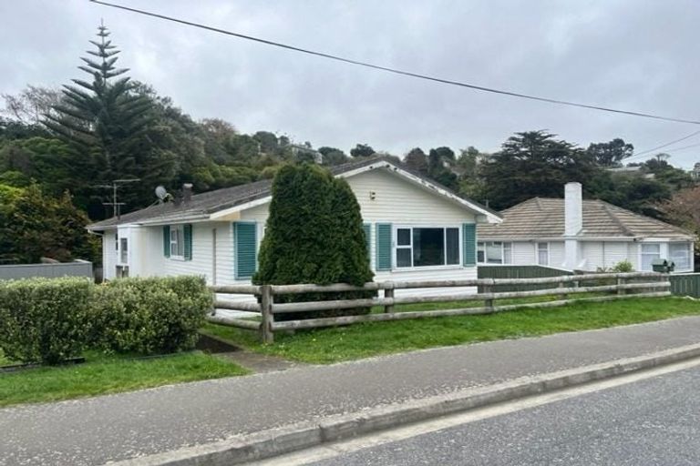 Photo of property in 44 Redwood Avenue, Tawa, Wellington, 5028