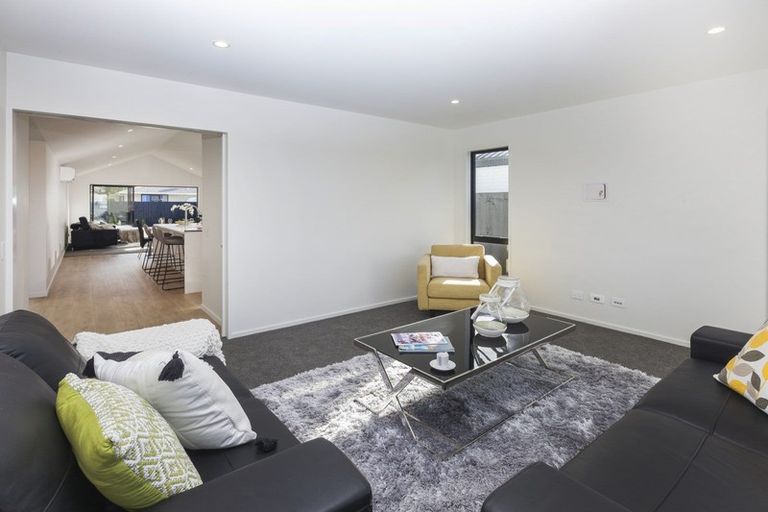Photo of property in 94 Sarabande Avenue, Redwood, Christchurch, 8051