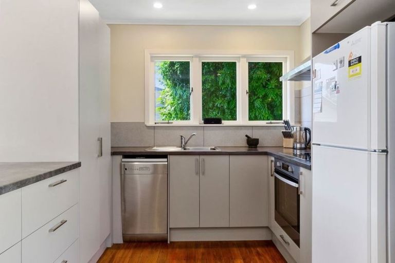 Photo of property in 1/23 Alexander Avenue, Torbay, Auckland, 0630