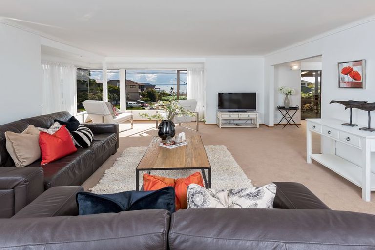 Photo of property in 1/12 Takutai Avenue, Bucklands Beach, Auckland, 2012