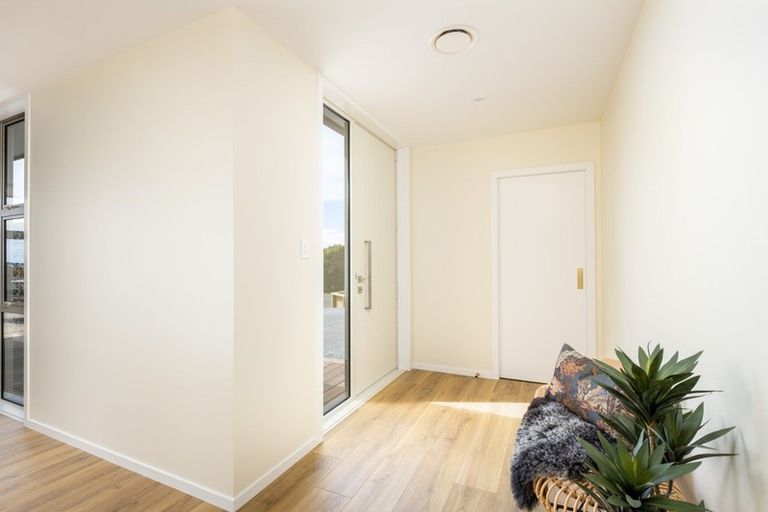 Photo of property in 9a Lemont Place, Westown, New Plymouth, 4310