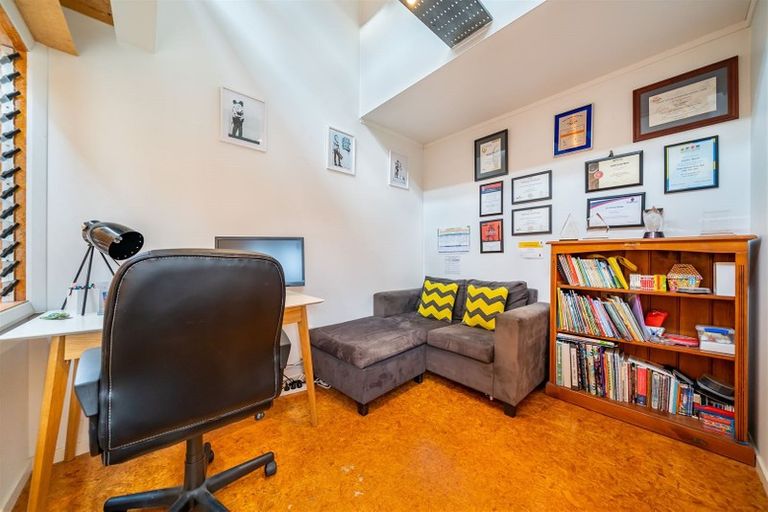 Photo of property in 24 Glen Road, Stokes Valley, Lower Hutt, 5019