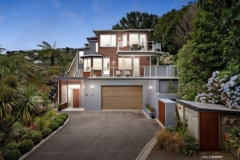 Photo of property in 35 Finnimore Terrace, Vogeltown, Wellington, 6021