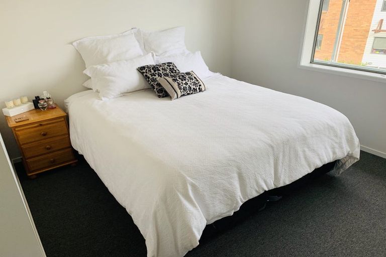 Photo of property in 60 Niu Lane, Te Atatu South, Auckland, 0610