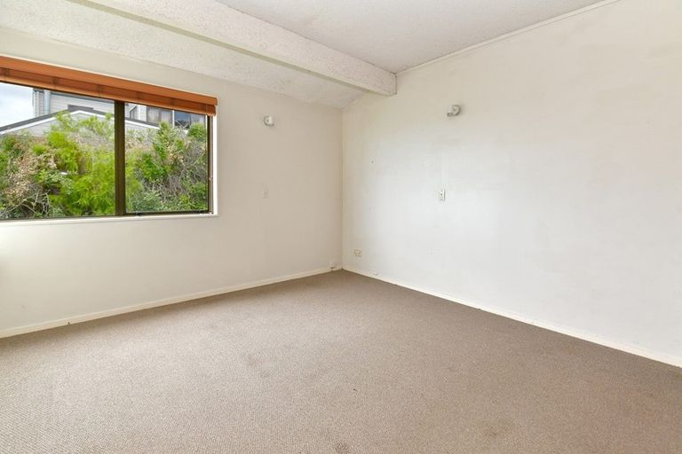 Photo of property in 26b Wade River Road, Stanmore Bay, Whangaparaoa, 0932