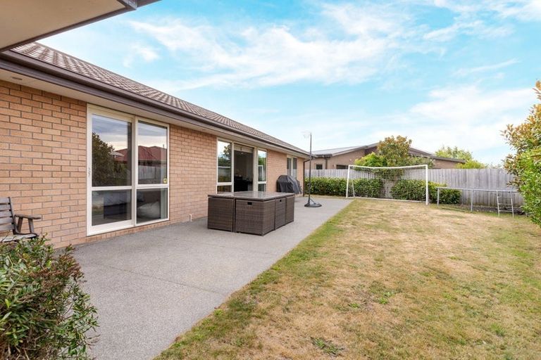 Photo of property in 27 Carradale Avenue, Broomfield, Christchurch, 8042