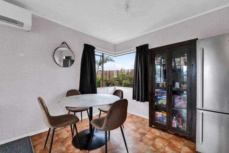 Photo of property in 19 Chartwell Drive, Eltham, 4322