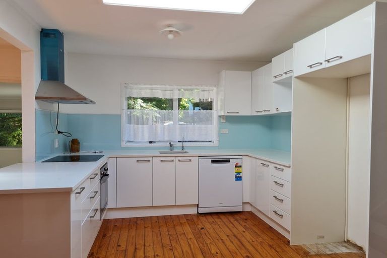 Photo of property in 29 Elliston Crescent, Stanmore Bay, Whangaparaoa, 0932
