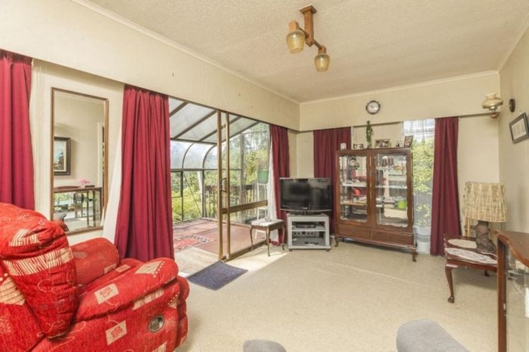 Photo of property in 11 Ross Avenue, Glenfield, Auckland, 0629