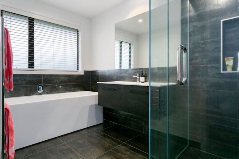 Photo of property in 17 Alan Livingston Drive, Cambridge, 3434