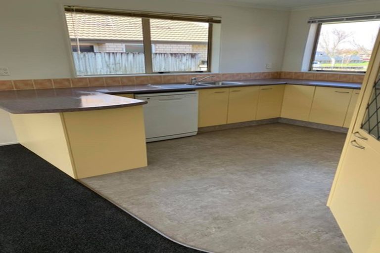 Photo of property in 13 Chancery Close, Hamilton East, Hamilton, 3216