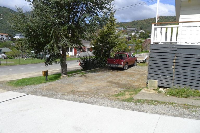 Photo of property in 38a Buller Street, Picton, 7220