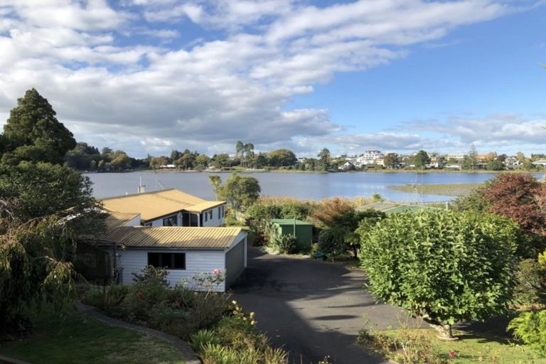 Photo of property in 130 Lake Crescent, Hamilton Lake, Hamilton, 3204