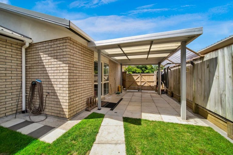 Photo of property in 24 Moulton Street, Moturoa, New Plymouth, 4310