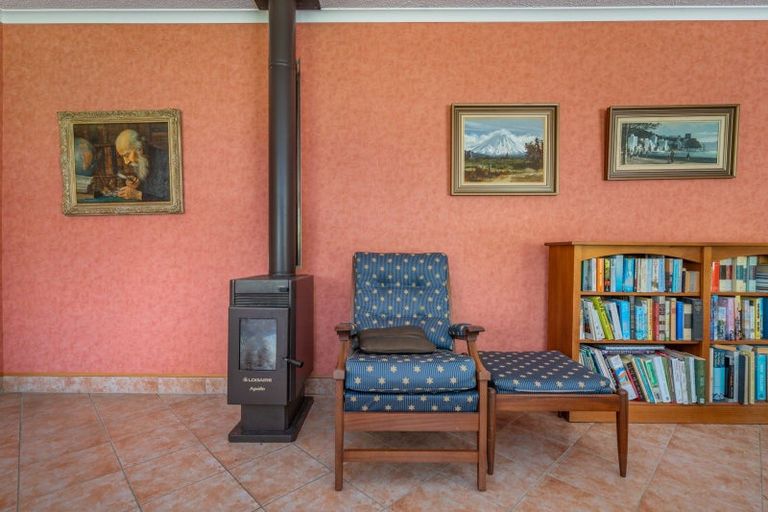 Photo of property in 128 Tararua Drive, Upper Plain, Masterton, 5888