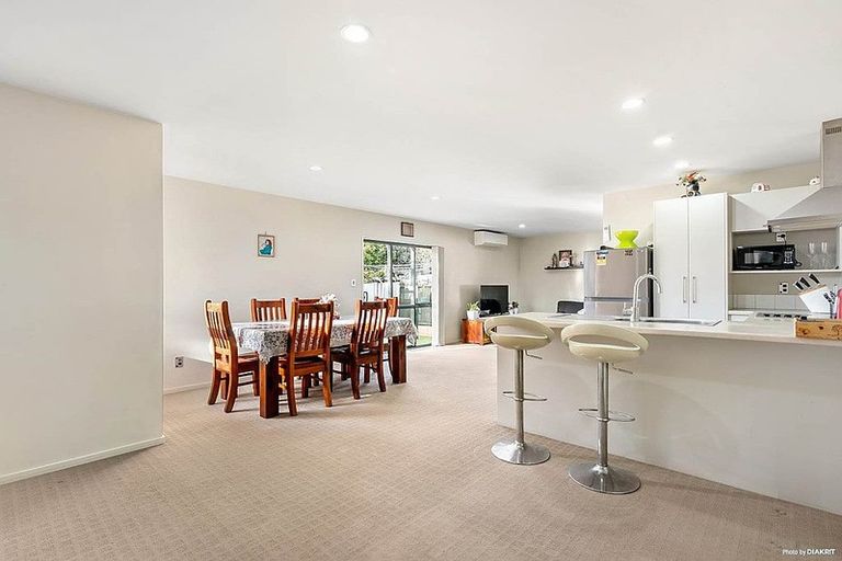 Photo of property in 32 Finlayson Avenue, Clendon Park, Auckland, 2103