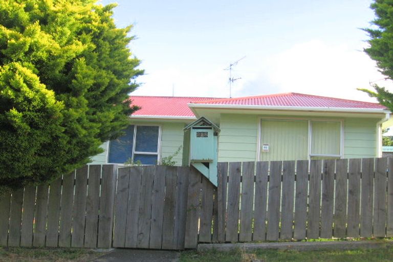 Photo of property in 228 Mitchell Street, Brooklyn, Wellington, 6021