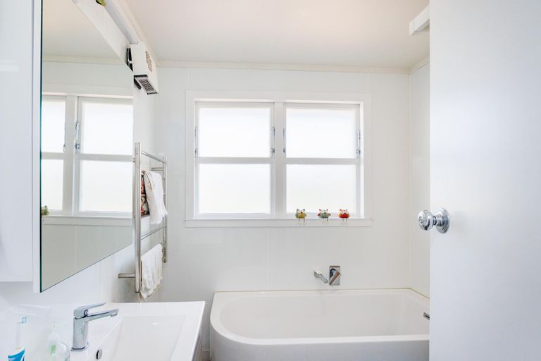 Photo of property in 33 Highbury Avenue, Highbury, Palmerston North, 4412