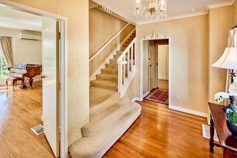 Photo of property in 2 Hautana Square, Woburn, Lower Hutt, 5010