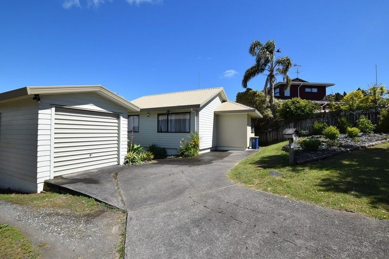 Photo of property in 3 Chardon Place, Henderson, Auckland, 0612