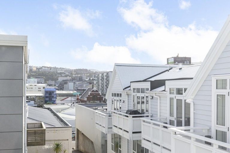Photo of property in Pirie Street Townhouses, 32/35 Pirie Street, Mount Victoria, Wellington, 6011