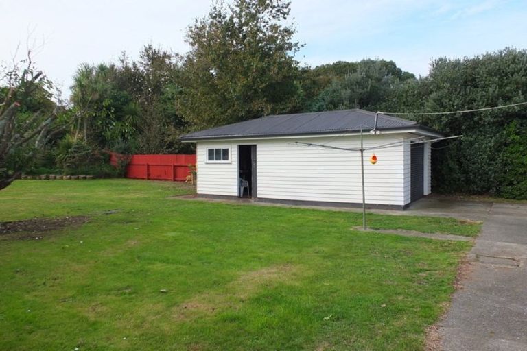 Photo of property in 14 Hulke Street, Foxton, 4814